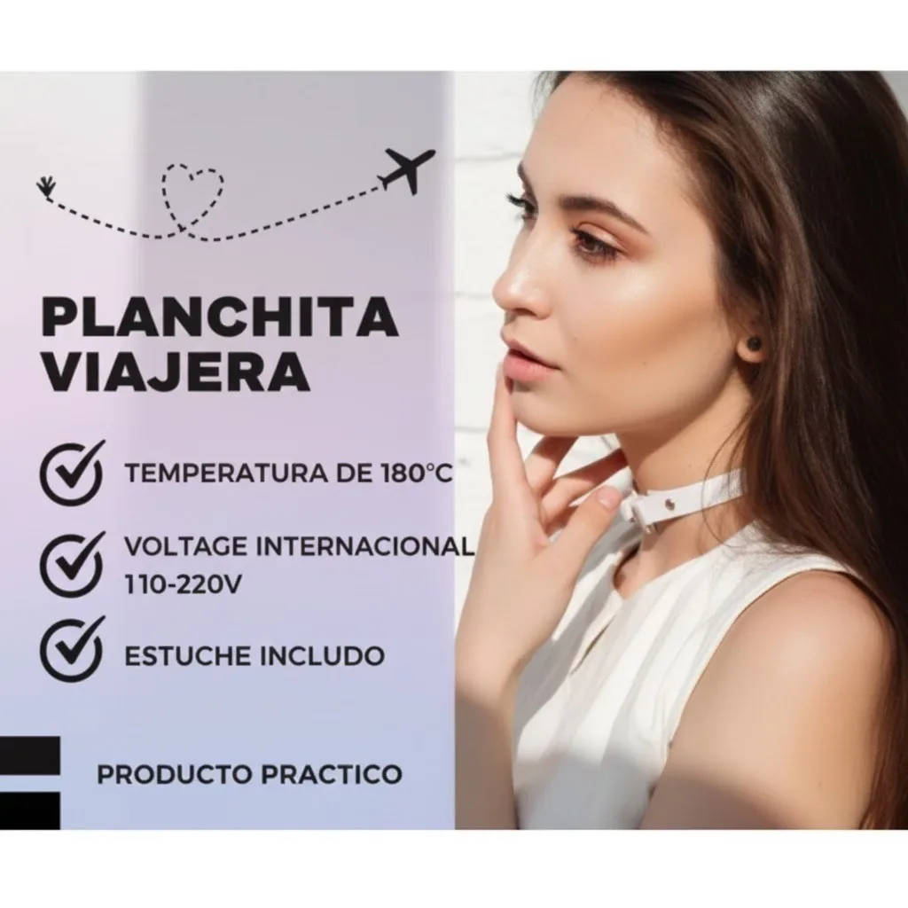 Mujer alisándose el pelo con la planchita viajera